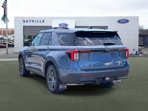 Used 2025 Ford Explorer ST-Line w/ ST-Line Street Pack AWD/4WD image 4