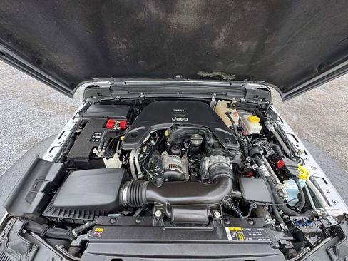 Used 2021 Jeep Wrangler Unlimited Sport AWD/4WD image 12