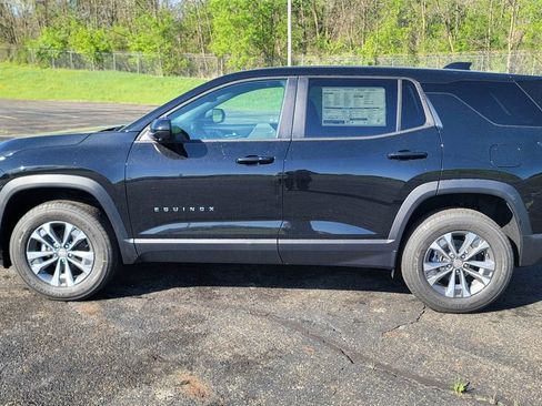 New 2026 Chevrolet Equinox LT w/ Convenience Package II FWD image 7