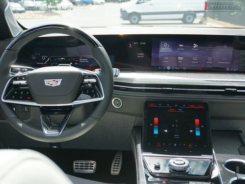 Used 2025 Cadillac Escalade ESV V AWD/4WD image 45
