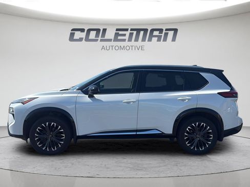Used 2024 Nissan Rogue Platinum w/ Platinum Premium Package FWD image 2