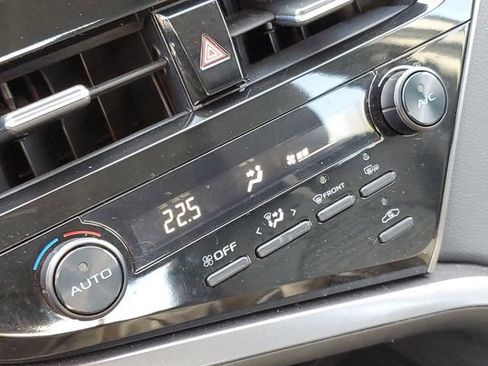 Used 2024 Toyota Camry SE image 27