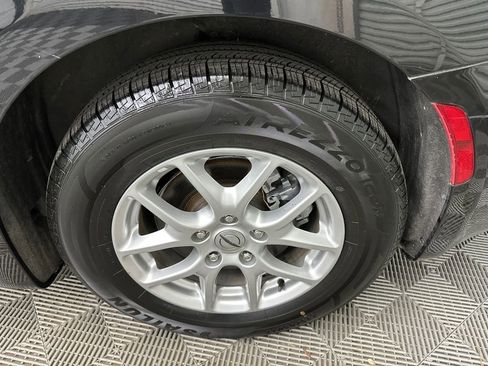 Used 2023 Chrysler Pacifica Touring-L FWD image 23