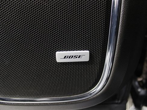 Used 2020 Chevrolet Suburban Premier image 9