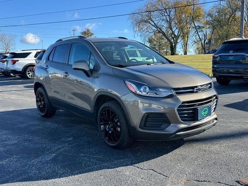 Used 2022 Chevrolet Trax LT w/ Sport Edition image 7
