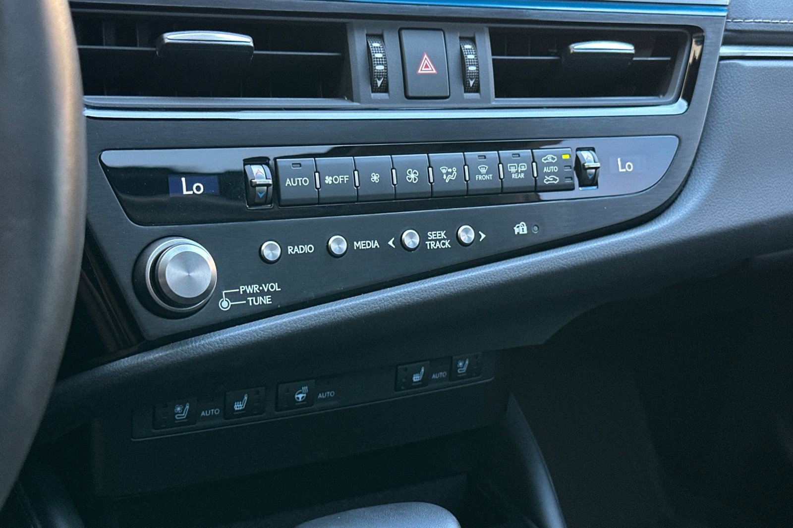 Used 2025 Lexus ES 300h F Sport w/ Accessory Package (Z1) FWD image 29