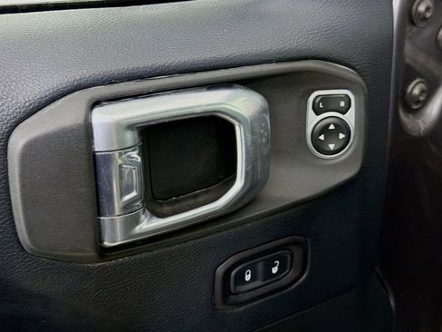 Used 2018 Jeep Wrangler Unlimited Rubicon image 20