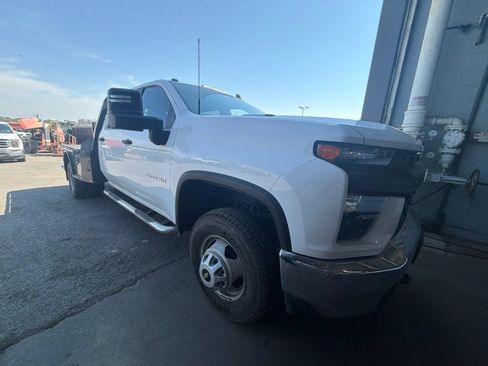 Used 2023 Chevrolet Silverado 3500 W/T w/ WT Convenience Package AWD/4WD image 2