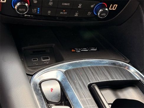 Used 2024 Buick Enclave Premium image 21