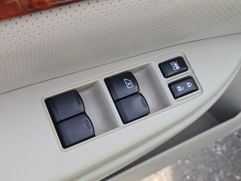 Used 2011 Subaru Outback 3.6R Limited w/ PWR Moonroof Pkg image 19