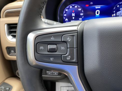 Used 2024 Chevrolet Suburban Premier w/ Premium Package RWD image 20