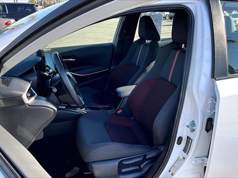 Used 2025 Toyota Corolla SE image 7