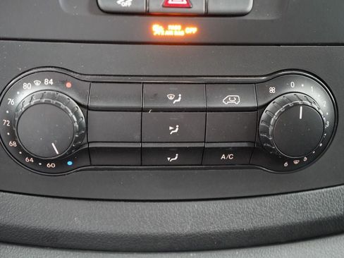 Used 2023 Mercedes-Benz Metris image 20