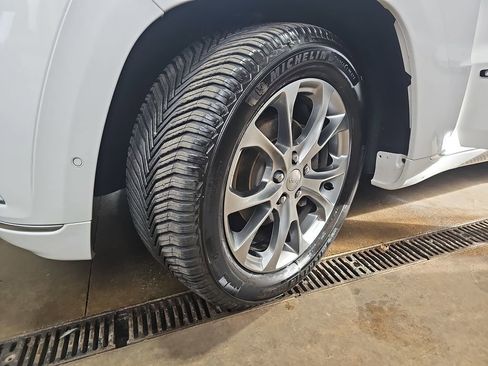 Used 2019 Jeep Grand Cherokee Summit w/ Platinum Series Group image 33