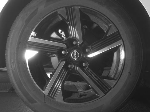 Used 2025 Nissan Sentra SV FWD image 15
