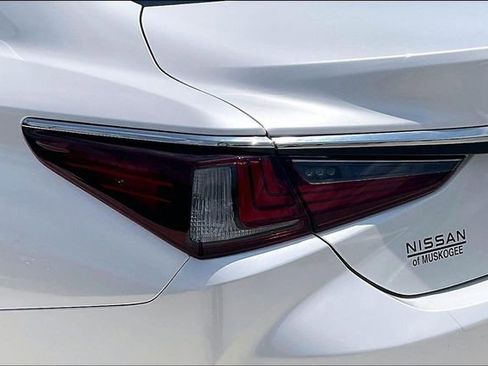 Used 2022 Lexus ES 350 w/ Premium Package FWD image 22