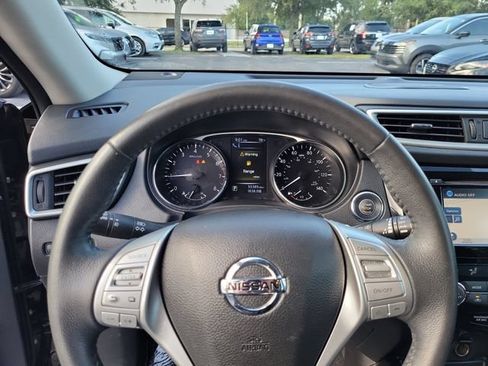 Used 2016 Nissan Rogue SL w/ SL Premium Package FWD image 25