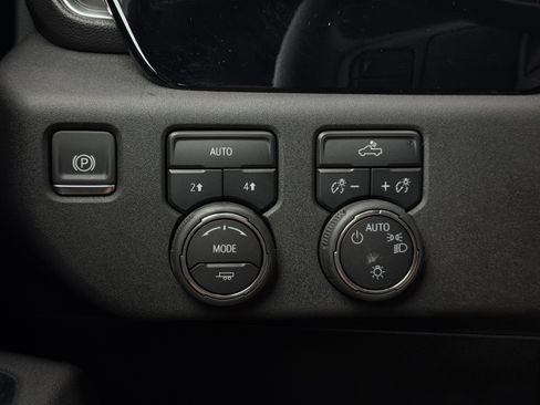 Used 2026 Chevrolet Silverado 1500 LT w/ LPO, Liner Protection Package AWD/4WD image 42