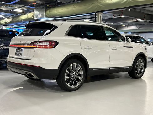 Used 2023 Lincoln Nautilus Reserve w/ Luxury Package AWD/4WD image 2