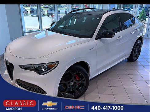 Used 2023 Alfa Romeo Stelvio Veloce AWD/4WD image 1
