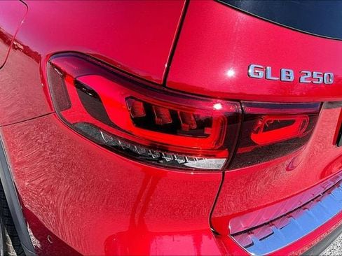 Certified 2023 Mercedes-Benz GLB 250 4MATIC image 26