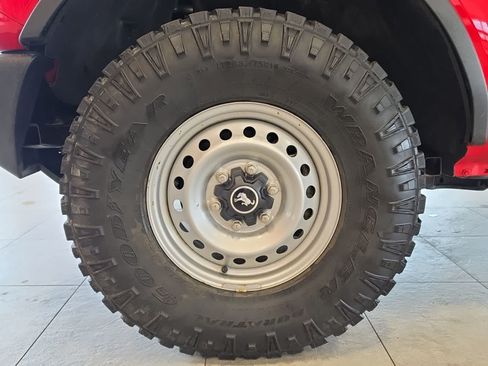 Used 2023 Ford Bronco 4-Door AWD/4WD image 13