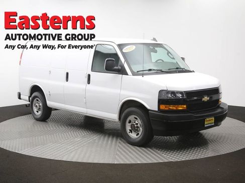 Used 2021 Chevrolet Express 2500 RWD image 41