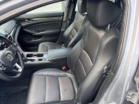 Used 2018 Honda Accord Sport image 12