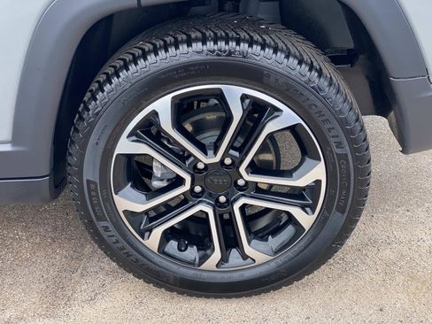 Certified 2022 Jeep Compass Limited image 16