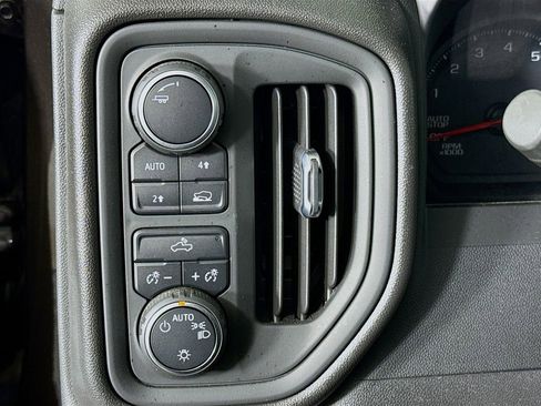 Used 2021 Chevrolet Silverado 1500 Custom image 10
