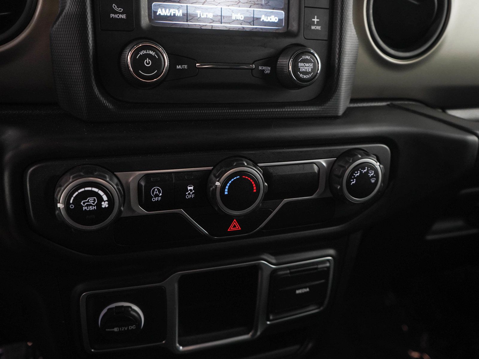 Used 2018 Jeep Wrangler Sport AWD/4WD image 19