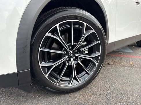 Used 2025 MAZDA CX-70 Plug-In Hybrid w/ Premium Pkg image 2