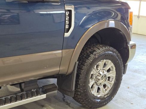 Used 2017 Ford F250 Lariat w/ Chrome Package image 7