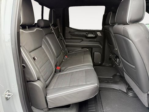 Used 2024 GMC Sierra 1500 AT4X image 18