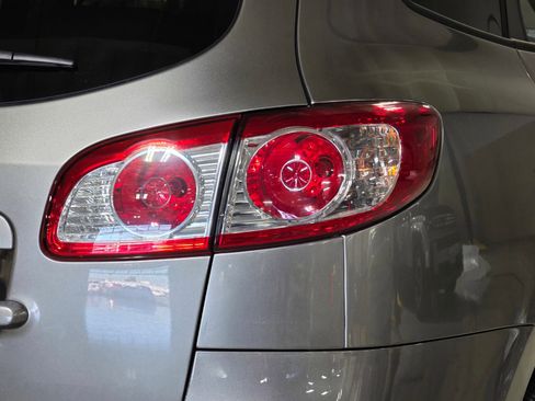 Used 2011 Hyundai Santa Fe GLS FWD image 12