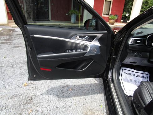 Used 2022 Genesis G70 2.0T w/ Prestige Package RWD image 19
