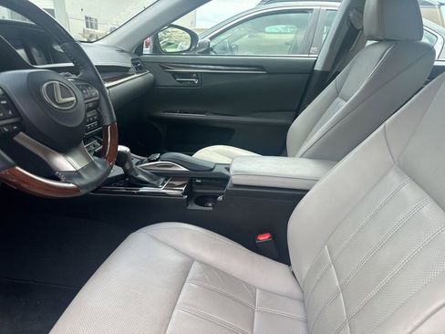 Used 2018 Lexus ES 350 w/ Luxury Package w/Wood Trim FWD image 6