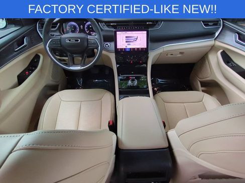 Certified 2025 Jeep Grand Cherokee Limited w/ Luxury Tech Group II RWD image 34