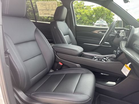 New 2026 Chevrolet Traverse LT w/ Midnight/Sport Edition FWD image 24