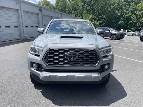 Used 2021 Toyota Tacoma TRD Sport w/ Technology Package AWD/4WD image 3