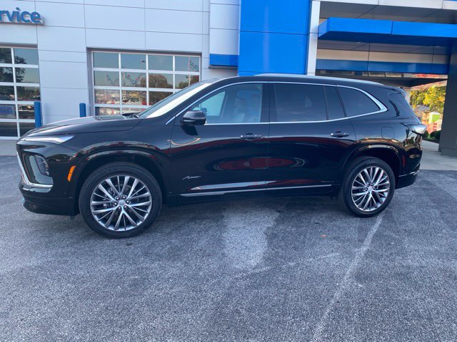 Used 2026 Buick Enclave Avenir AWD/4WD image 2