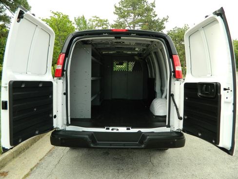 Used 2021 Chevrolet Express 2500 w/ Driver Convenience Package RWD image 10
