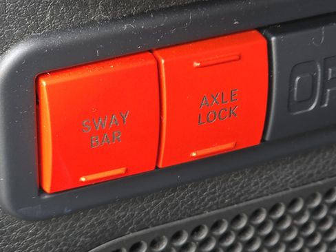 Used 2015 Jeep Wrangler Unlimited Rubicon image 15