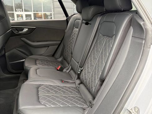 Used 2021 Audi SQ8 Prestige AWD/4WD image 18