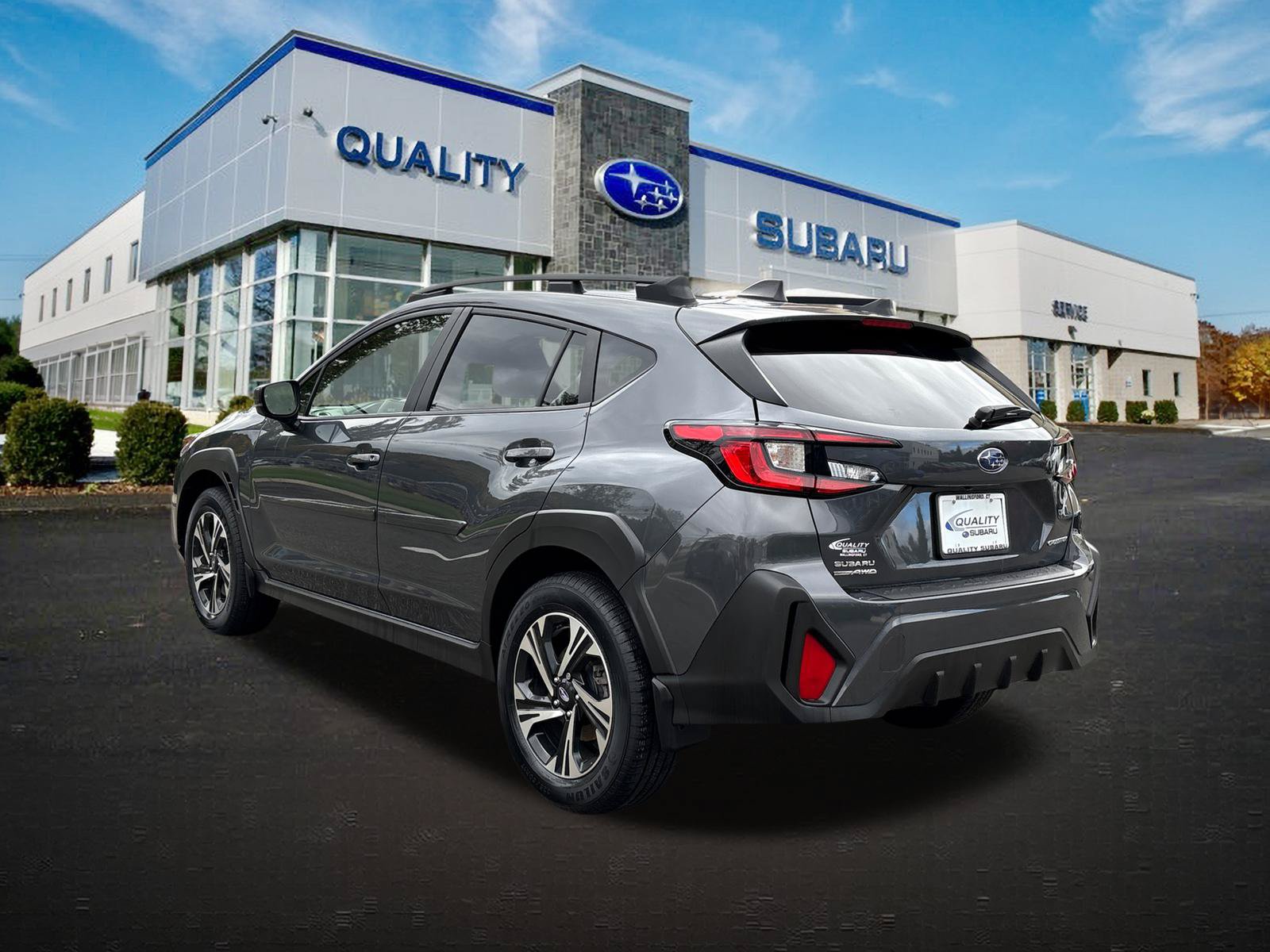 Used 2024 Subaru Crosstrek 2.0i Premium AWD/4WD image 2