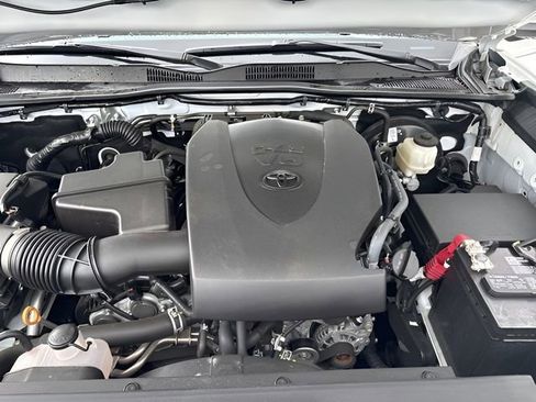 Used 2023 Toyota Tacoma SR AWD/4WD image 11