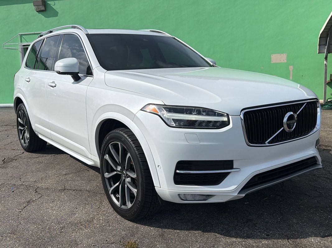 Used 2018 Volvo XC90 T6 Momentum w/ Convenience Package AWD/4WD image 7