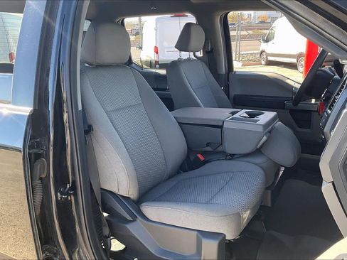 Used 2022 Ford F250 XLT w/ XLT Premium Package image 8