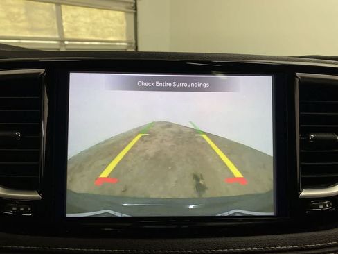 Used 2023 Chrysler Pacifica Limited FWD image 26