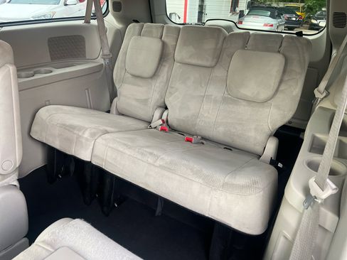Used 2013 Dodge Grand Caravan SE image 13